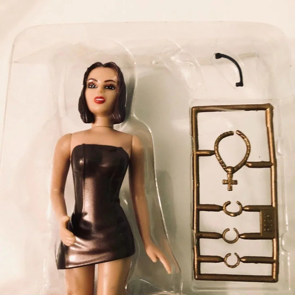 Vintage 1998 Posh  Spice Girls 6 Inch Tall Action Figure Doll Victoria Damaged - Picture 13 of 16